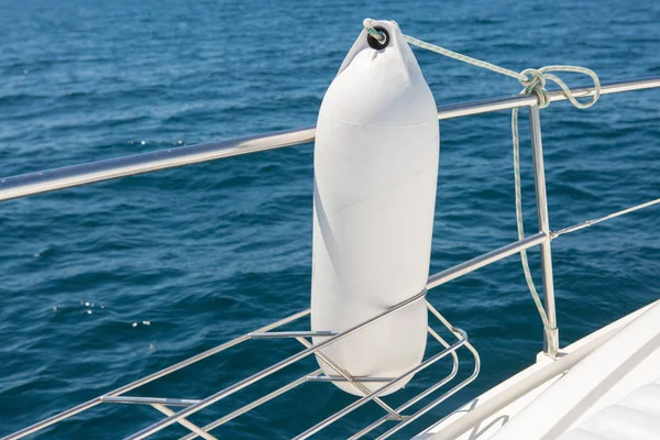 Yacht Parts Cordas Alimentação Férias Verão Mar Ondas Salpicando Pista — Fotografia de Stock