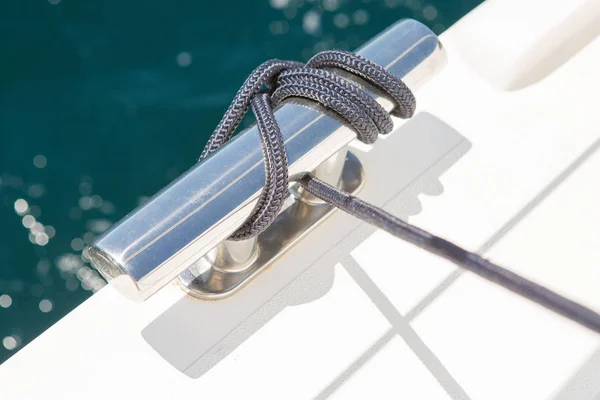 Yacht Parts Cordas Alimentação Férias Verão Mar Ondas Salpicando Pista — Fotografia de Stock