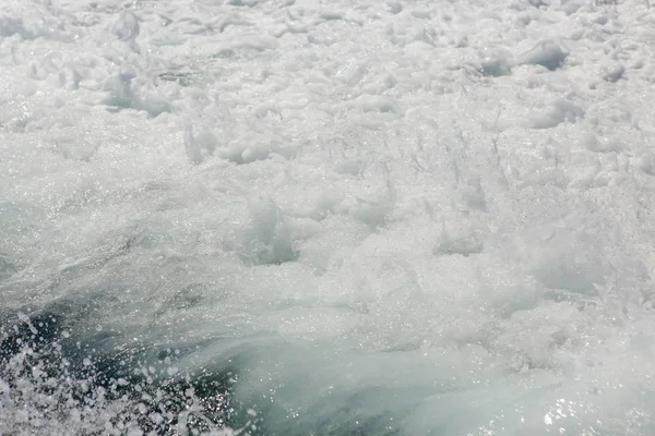 Denizde dalgalar sıçramasına, yat parça besleme, yaz tatili yat parçaları halatlar