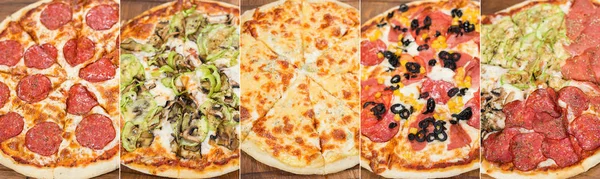 Pizza Met Salami Kaas Tomaten Een Houten Achtergrond Bovenaanzicht — Stockfoto