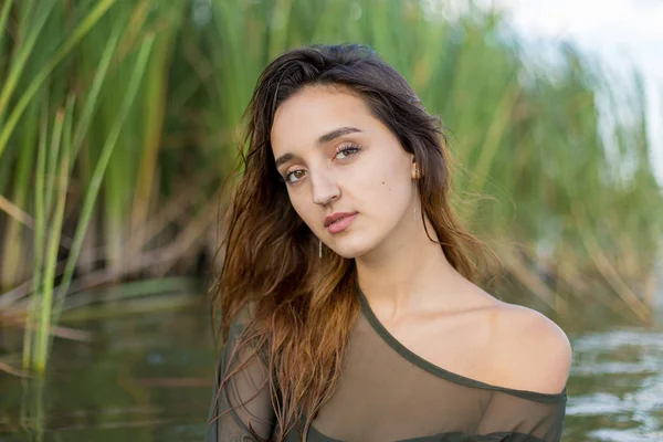 Retrato Verano Una Chica Nadadora Retrato Emocional Una Chica Agua —  Fotos de Stock