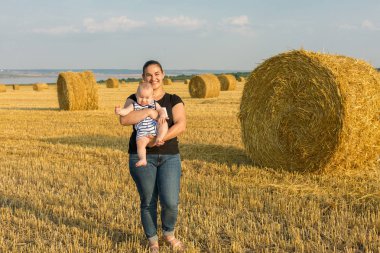 Buğdayda çocuklu anne