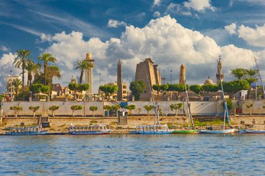 Nehir Nil Luxor Mısır