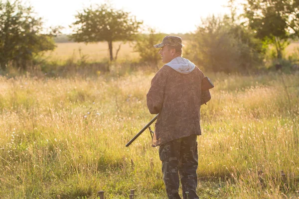 Hunter Niemieckim Drathaar Spaniel Gołąb Polowanie Psami Kamizelki Odblaskowe — Zdjęcie stockowe