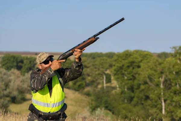 Hunters German Drathaar Spaniel Pigeon Hunting Dogs — Stock Photo, Image