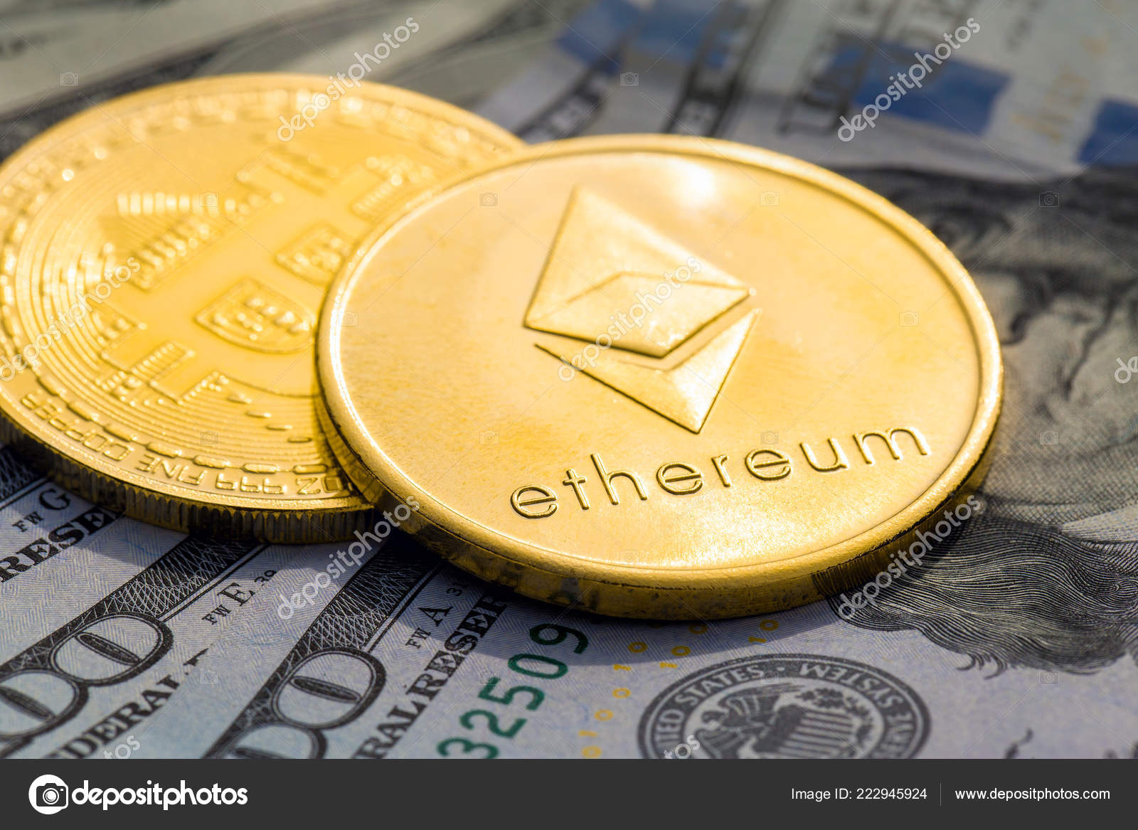 加密货币金币比特币虚拟货币概念—— 库存社论照片© AntonMaster #222945924