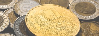 cryptocurrency altın paralar - Bitcoin, Ethereum. Sanal para kavramı.