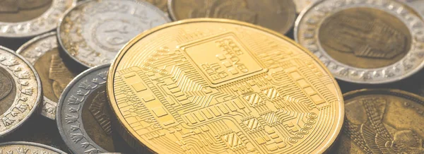 Κρυπτονόμισμα Χρυσά Νομίσματα Bitcoin Ethereum Εικονικά Χρήματα Έννοια — Φωτογραφία Αρχείου
