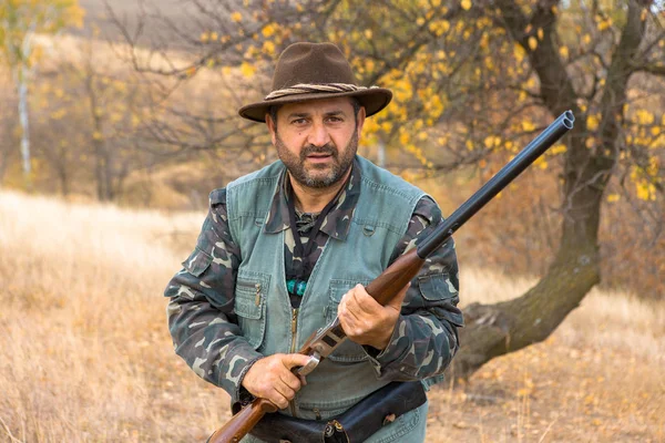 Hunter Hat Gun Search Prey Steppe Aims Prey — Stock Photo, Image