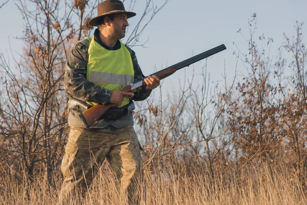 Chasseur Avec Drathaar Allemand Épagneul Chasse Pigeon Avec Chiens Gilets — Photo