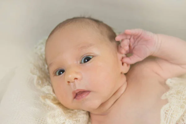 Bonito Menino Cama — Fotografia de Stock