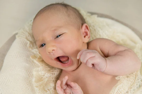 Bonito Menino Cama — Fotografia de Stock