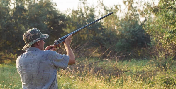 Période Chasse Saison Automne Ouverte Chasseur Armé Dans Ses Mains — Photo