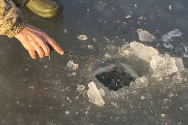 Tipo Pesca Invernal Hoyo Captura Pequeño Poste Pesca Pesca Lago — Foto de Stock