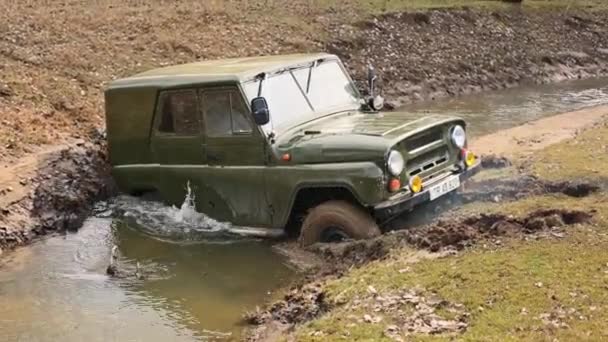 Taraclia Moldova 2017 Russian Suv Road Vehicle Slips Stuck River — Stockvideo