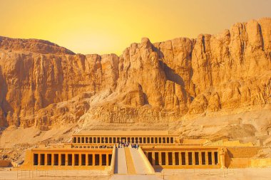 Kraliçe Hatshepsut 'un Tapınağı, Mısır' daki kaya tapınağı manzarası