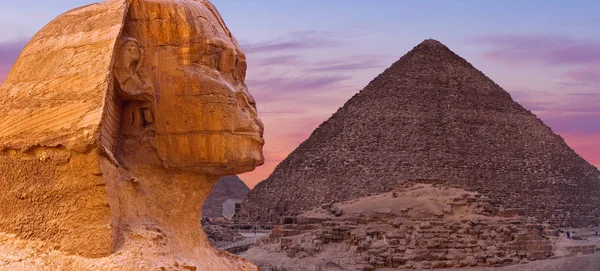 Sfinx Mot Bakgrund Stora Egyptiska Pyramiderna Afrika Giza Plateau — Stockfoto