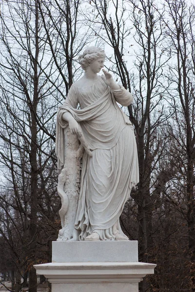 Statue Ancienne Historique Dans Parc — Photo
