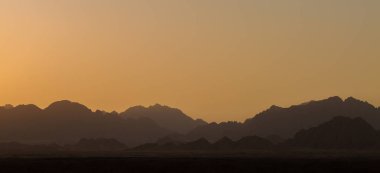 Sina Dağı 'nda şaşırtıcı gün doğumu, Mısır' da güzel şafak, dağdan güzel manzara