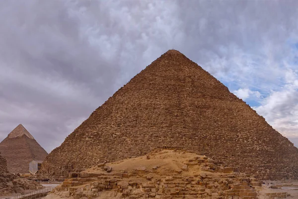 Pyramiden Von Gizeh Der Ägyptischen Wüste — Stockfoto