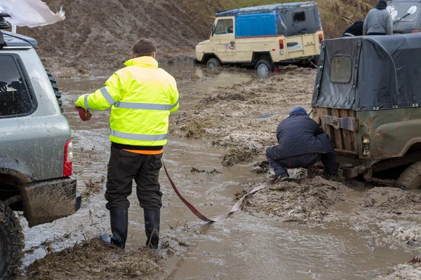 Rallye Auf Russischen Geländewagen Schlamm Winter Eingeklemmtes Geländefahrzeug Aus Dem — Stockfoto