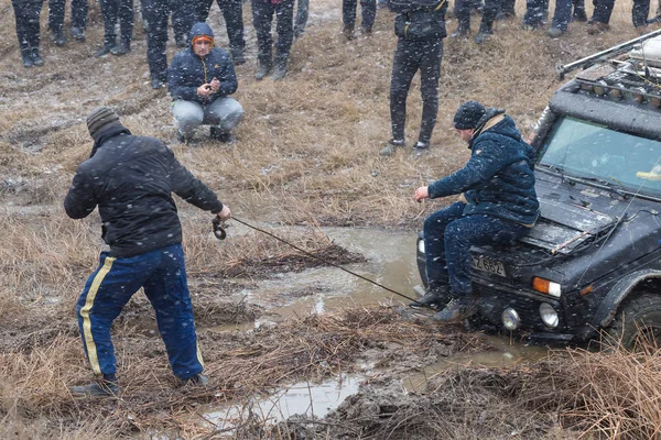 Rallye Auf Russischen Geländewagen Schlamm Winter Eingeklemmtes Geländefahrzeug Aus Dem — Stockfoto
