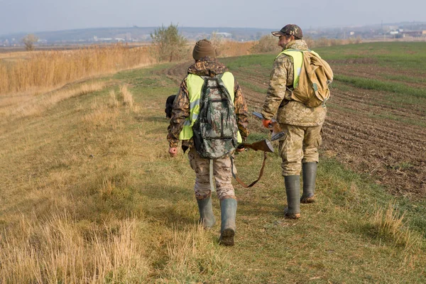 Jagers Met Een Duitse Drathaar Spaniel Duivenjacht Met Honden Reflecterende — Stockfoto