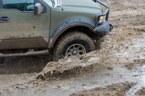 Modern Suv Car Riding Outdoors — Stockfoto