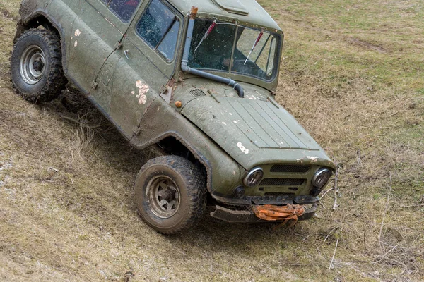 Old Suv Car Riding Outdoors — Fotografia de Stock