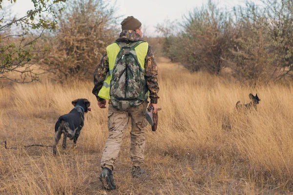 Male Hunter Shotgun Hunting Outdoors — Fotografia de Stock