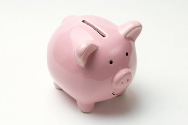 Kumbarası beyaz arka planda izole edilmiş. Yukarıdan görüntüle.