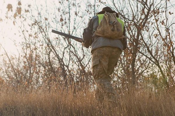 사냥하는 시작됩니다 숲에서 사냥꾼 트로피를 사냥꾼 — 스톡 사진
