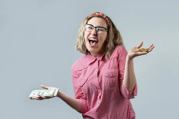 Beautiful Young Blonde Caucasian Girl Wear Glasses Holding Crypto Coins — Foto Stock