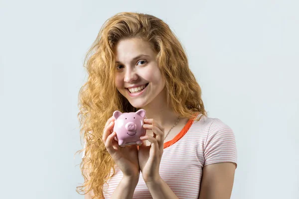 Krásná Mladá Kavkazská Dívka Piggybank — Stock fotografie