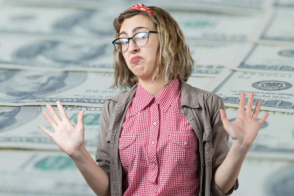 Beautiful Young Dissatisfied Caucasian Woman Dollar Banknotes Background — Foto Stock