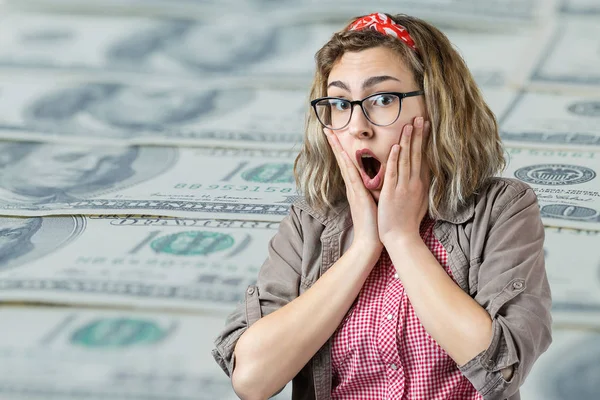 Beautiful Young Shocked Caucasian Woman Dollar Banknotes Background — Foto Stock