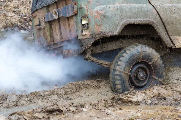 Altes Suv Auto Freien — Stockfoto