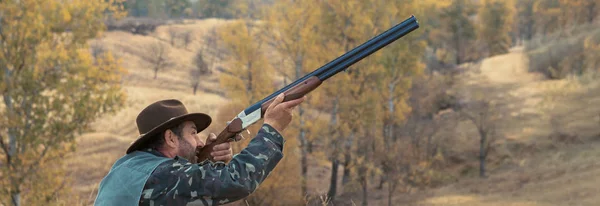 Hunter Gun Dog First Snow Steppe Hunting Pheasant Reflective Vest — Stock Photo, Image