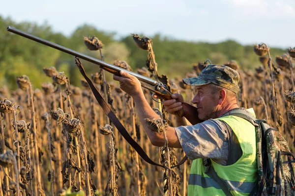 Hunting Period Autumn Season Open Hunter Gun His Hands Hunting — Stock Photo, Image