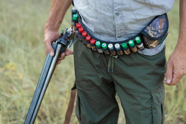 Période Chasse Saison Automne Ouverte Chasseur Armé Dans Ses Mains — Photo