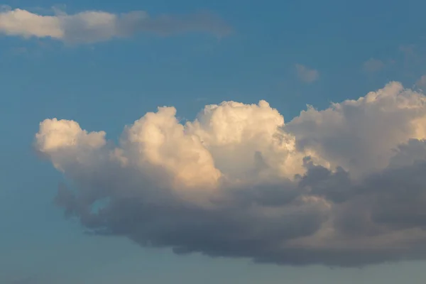 Céu Bonito Com Nuvens Brancas — Fotografia de Stock