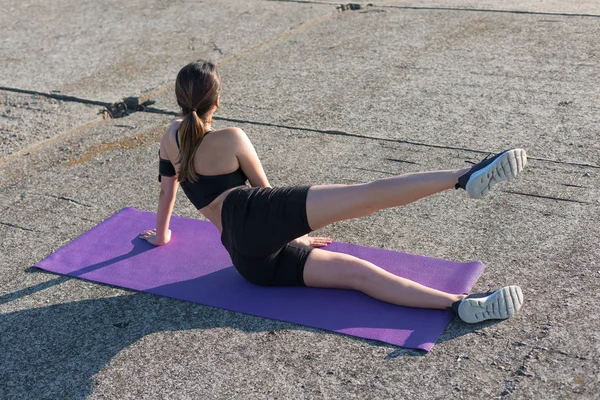 Young Slim Athletic Girl Sportswear Performs Set Exercises Fitness Healthy — Stock Photo, Image