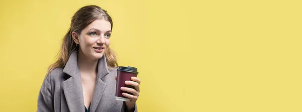 Glamor Woman Drink Coffee Yellow Background — Stock Photo, Image