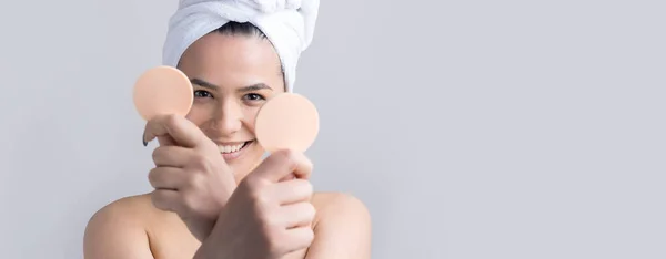 Beauty Portrait Woman White Towel Head Sponge Body View Pink — Stock Photo, Image