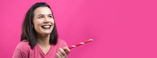 Portrait Lovely Sweet Beautiful Cheerful Woman Straight Brown Hair Trying — Stock Photo, Image