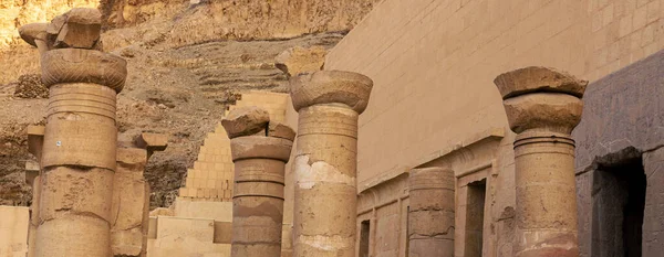 Świątynia Królowej Hatszepsut Widok Świątyni Skale Egipcie — Zdjęcie stockowe