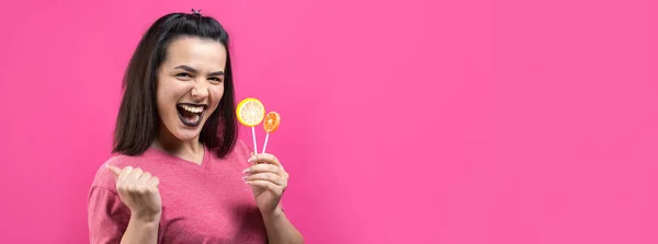 Portret Van Een Lieve Mooie Vrolijke Vrouw Met Recht Bruin — Stockfoto