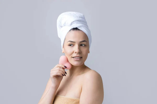 Beauty Portrait Woman White Towel Head Sponge Body View Pink — Stock Photo, Image