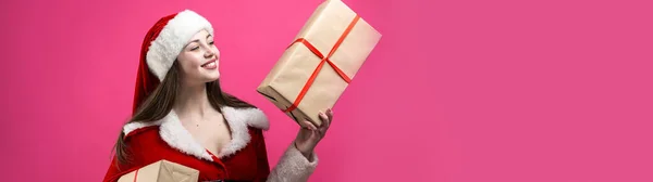 Mujer Hermosa Sexy Con Disfraz Santa Cláusula Chica Tiene Regalos — Foto de Stock