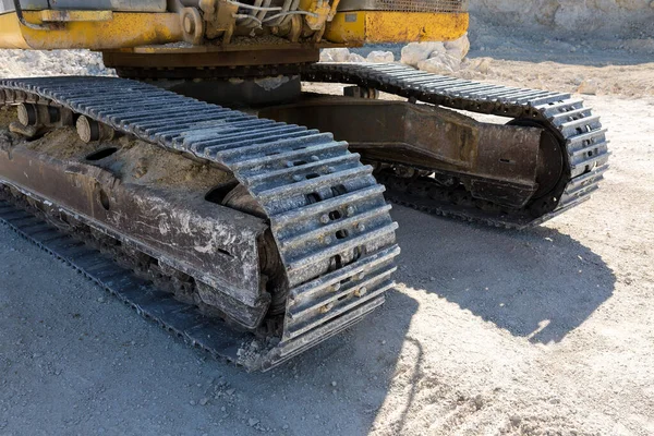 Close Tracks Heavy Large Excavator Mining Quarry — Stock Photo, Image